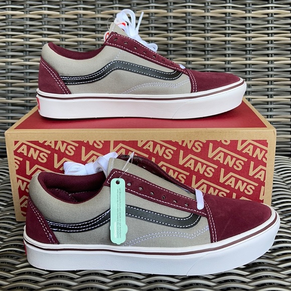 Vans Shoes - Vans Comfycush Old Sko WMNS